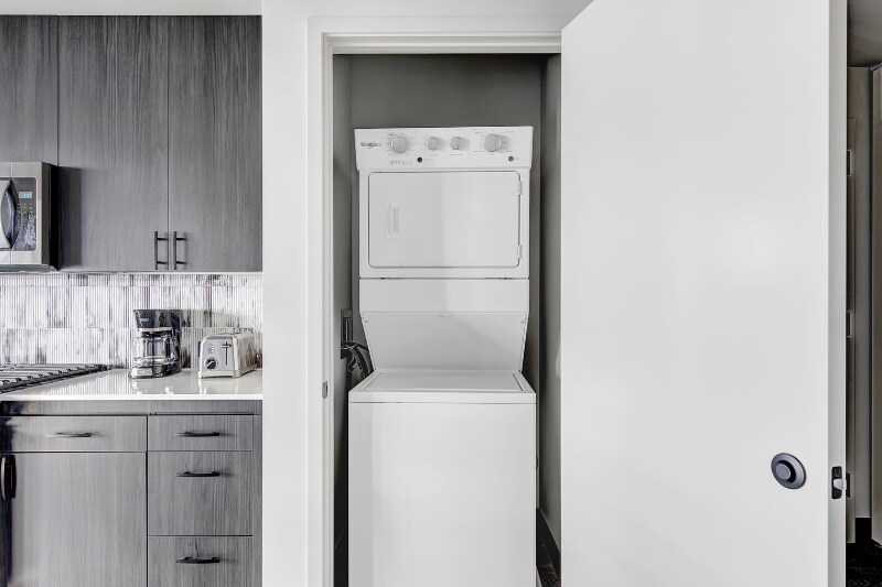 Building Photo - 222 N Ada St