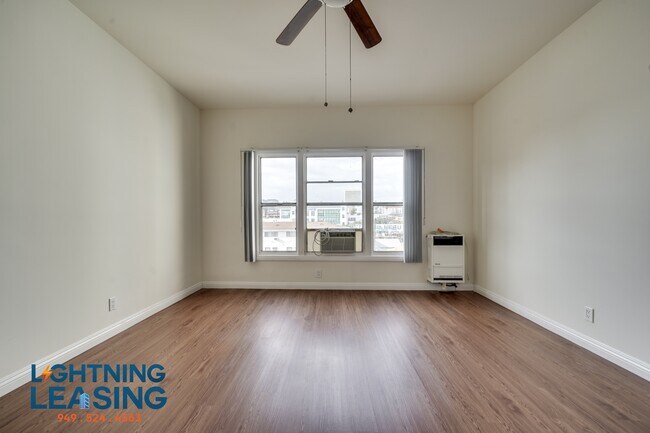 Building Photo - 1059 Normandie Ave