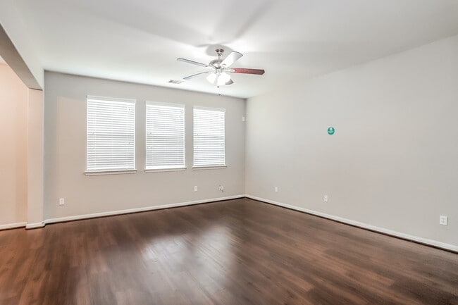 Building Photo - 21819 Octavia Way