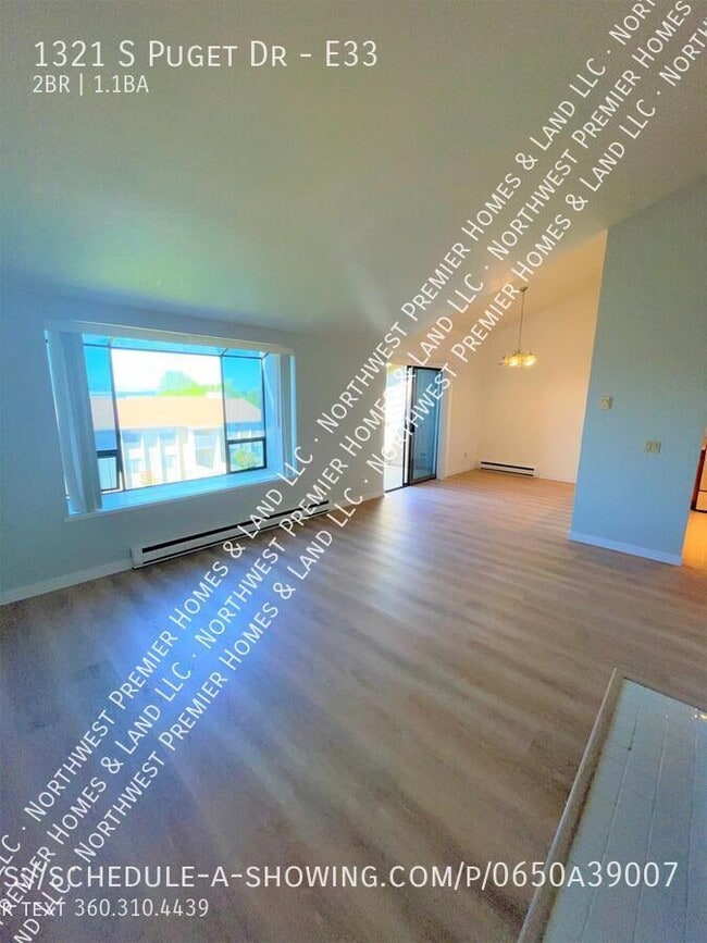 Building Photo - 1321 S Puget Dr