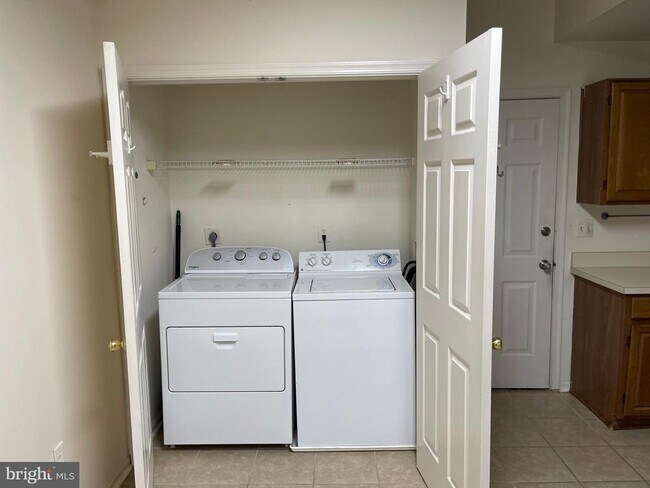 Building Photo - 2807 White Birch Ct