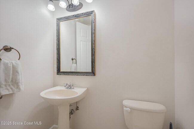 Building Photo - 2842 Glenridge Cir