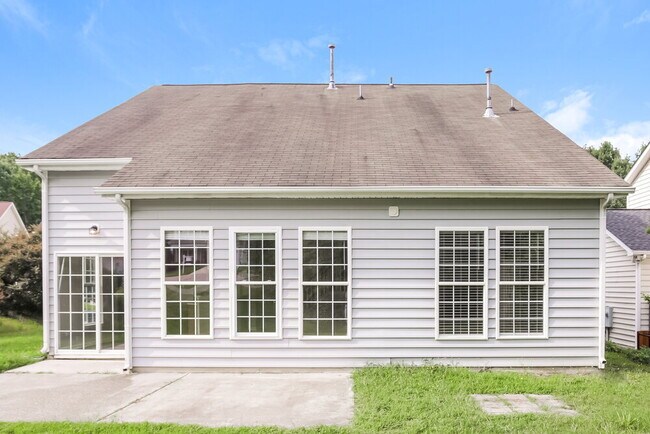 Building Photo - 802 Shefford Town Dr