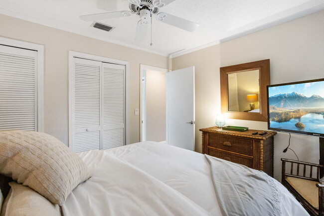 Building Photo - 10 Sailfish Ln