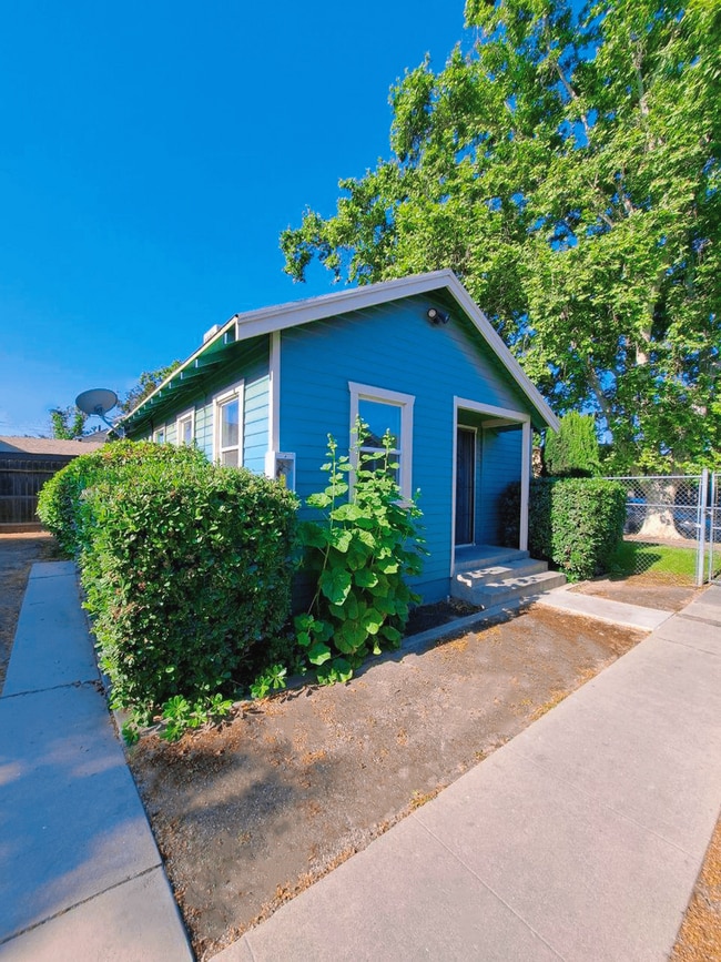 Building Photo - 436-442 N Effie St