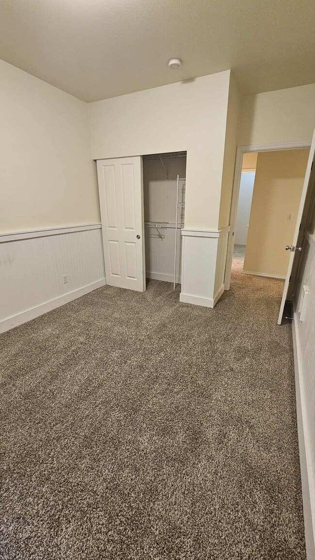 Building Photo - 2127 Hammond Ave