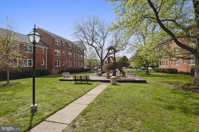 Building Photo - 6607 Potomac Ave