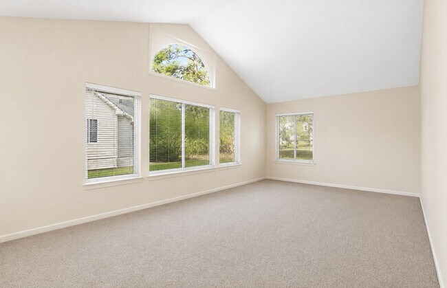 Building Photo - 3 bedroom/ 3 bathroom- Mimosa Lane- W&M Law School