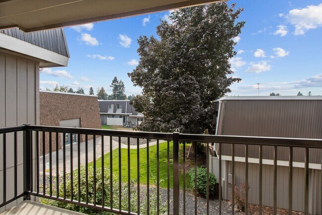 Building Photo - ONE MONTH FREE RENT! 2 bedroom 1 bath in S...