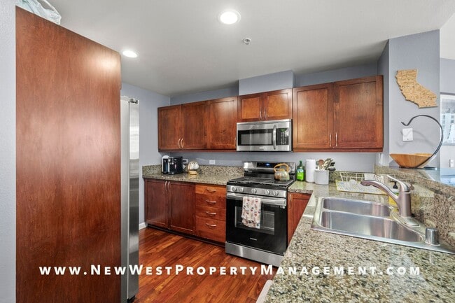 Building Photo - 530 K St