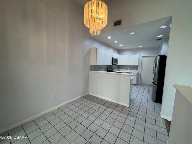 Building Photo - 1921 Sprucewood Way