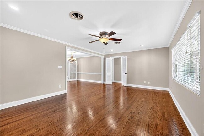 Building Photo - 2328 Woodbine Ave