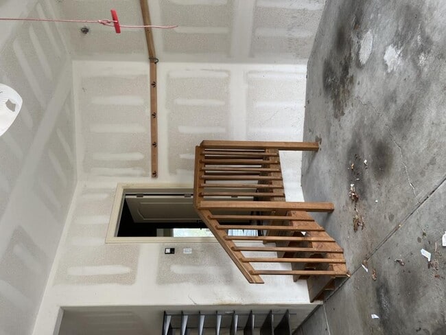 Building Photo - 15715 SE Bybee Dr