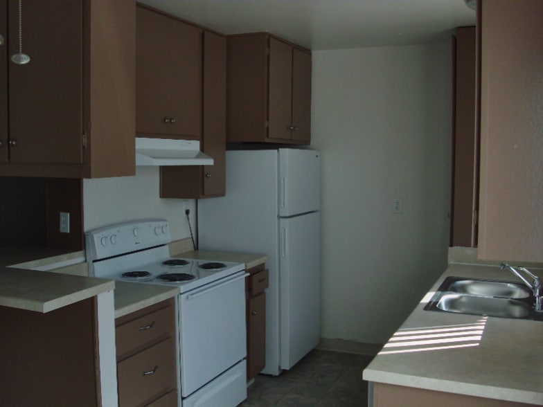 Building Photo - 995 N Mollison Ave