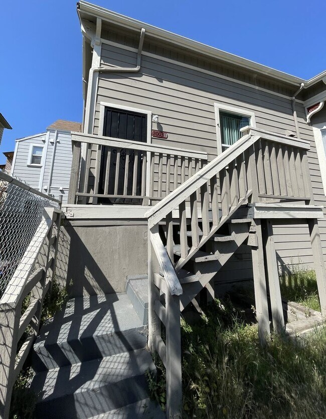 Primary Photo - 00812