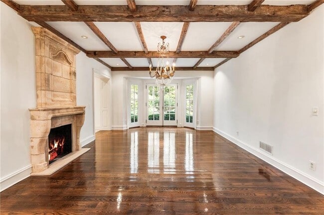 Building Photo - 2485 W Wesley Rd NW