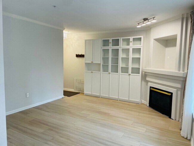 Building Photo - 25235 SE Klahanie Blvd