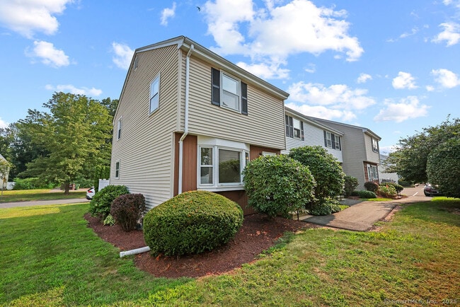 Building Photo - 8 Allspice Ln