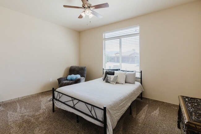 Building Photo - Meticulously kept 4 bedroom home with RV Parking/Hook ups