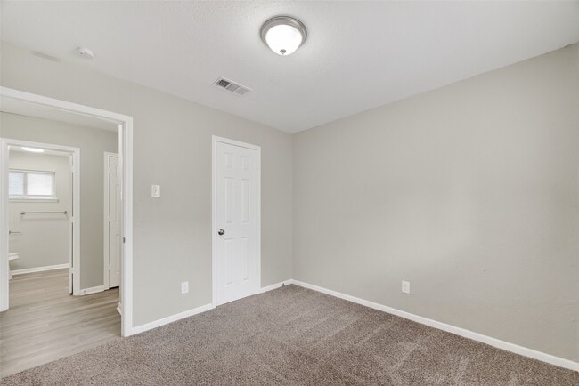 Building Photo - 17106 Sunshine St