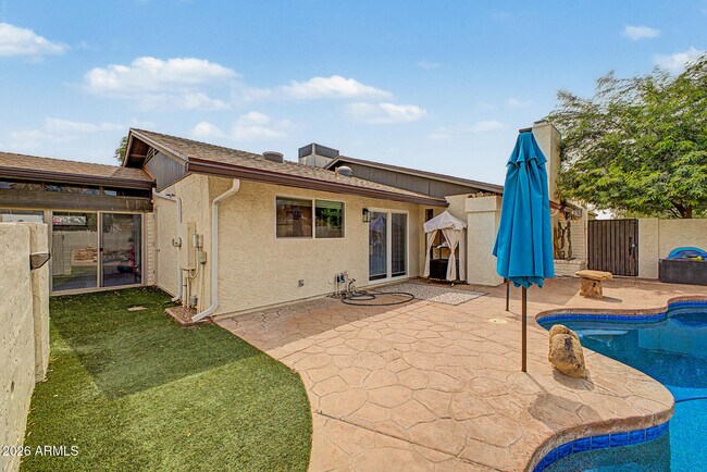 Building Photo - 8711 E Latham St