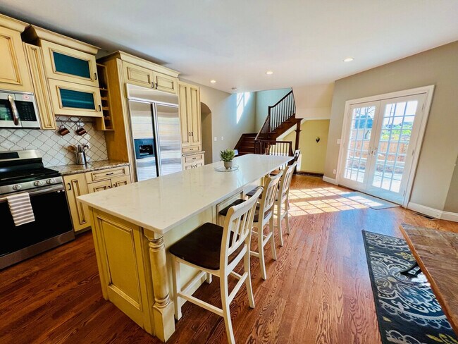 Building Photo - 3209 W Fairview Pl