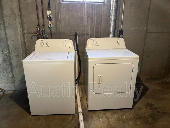 Building Photo - 4436 Picajune Ave