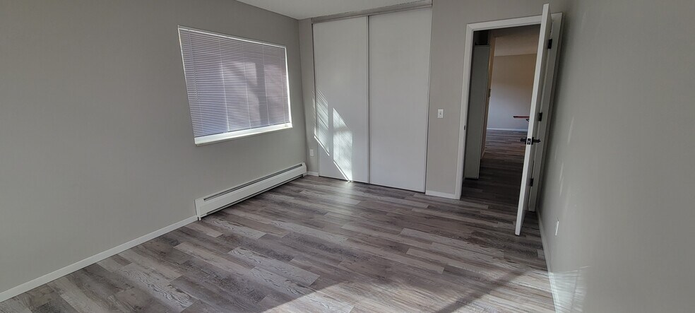 Building Photo - 5770 E Warren Ave