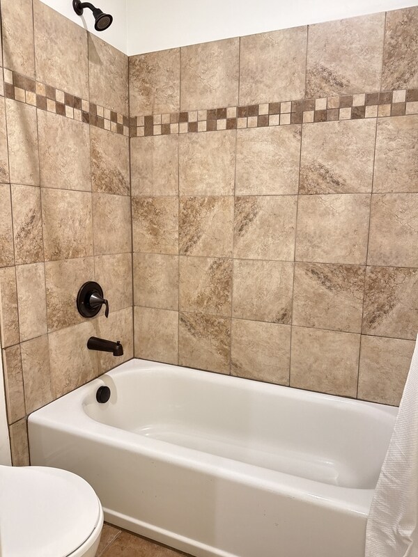 Building Photo - 14328 S Log Home Ln