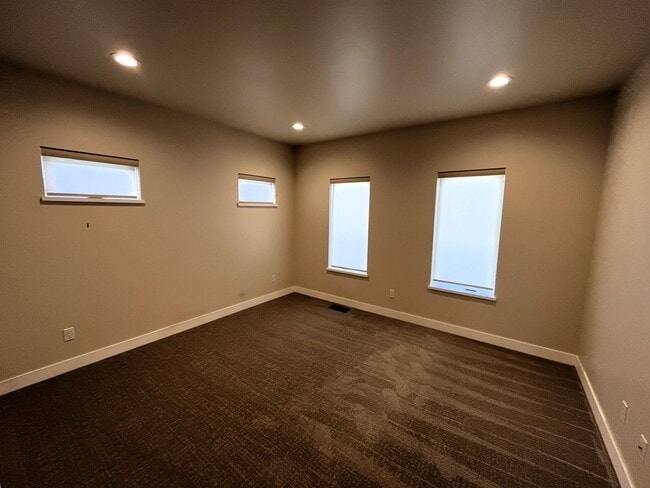 Building Photo - Senior Living Community (55+) - Built In 2021 - High End 2/2 Home With Full Access To Onsite Recr...