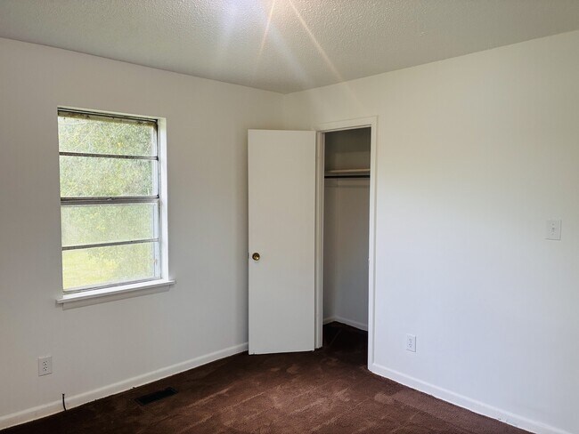 Building Photo - 168 Drum Cir