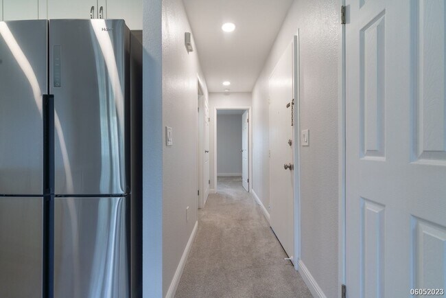 Building Photo - 1br/1ba/prkg Condo at Kumelewai Gardens