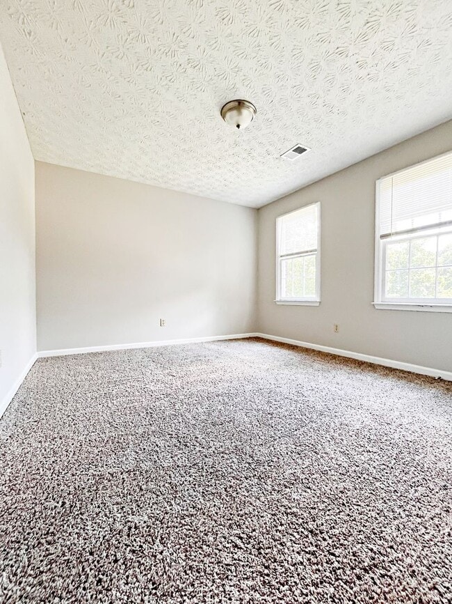 Building Photo - Beautiful 3 Bedroom Home