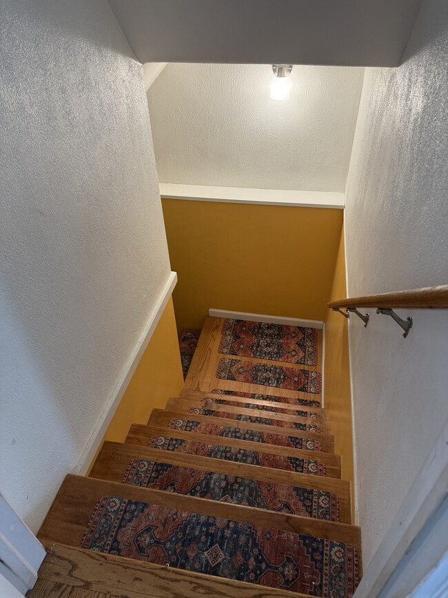 Building Photo - 6 Wells Farm Dr