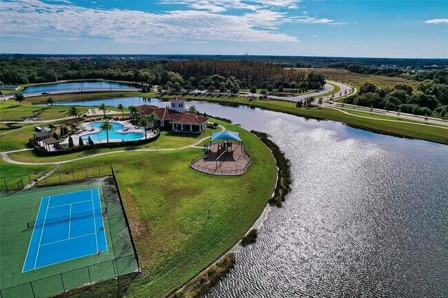 Building Photo - 16336 Little Garden Dr