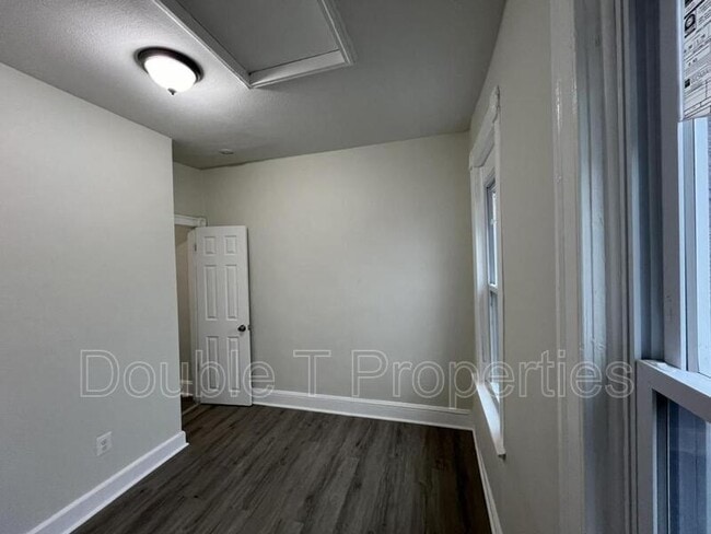 Building Photo - 3010 Grayson St