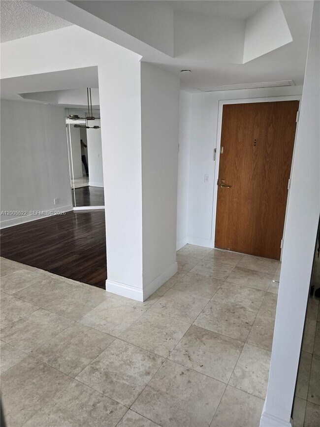 Building Photo - 3610 Yacht Club Dr