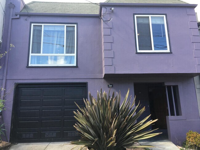 Building Photo - 724 Grand View Ave