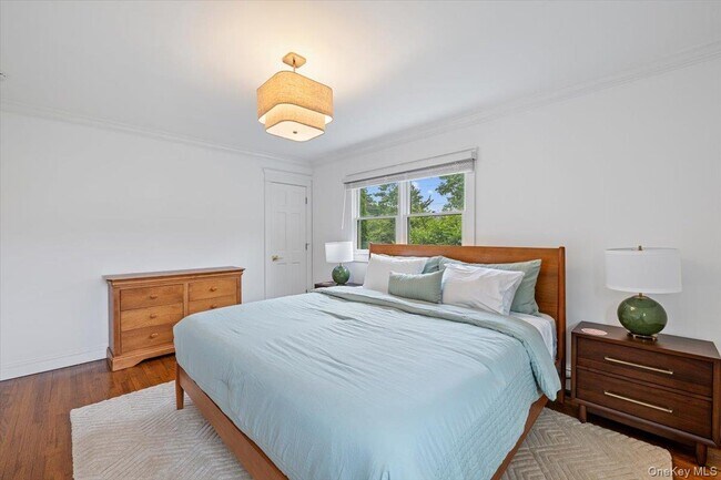 Building Photo - 13 Colonial Ln