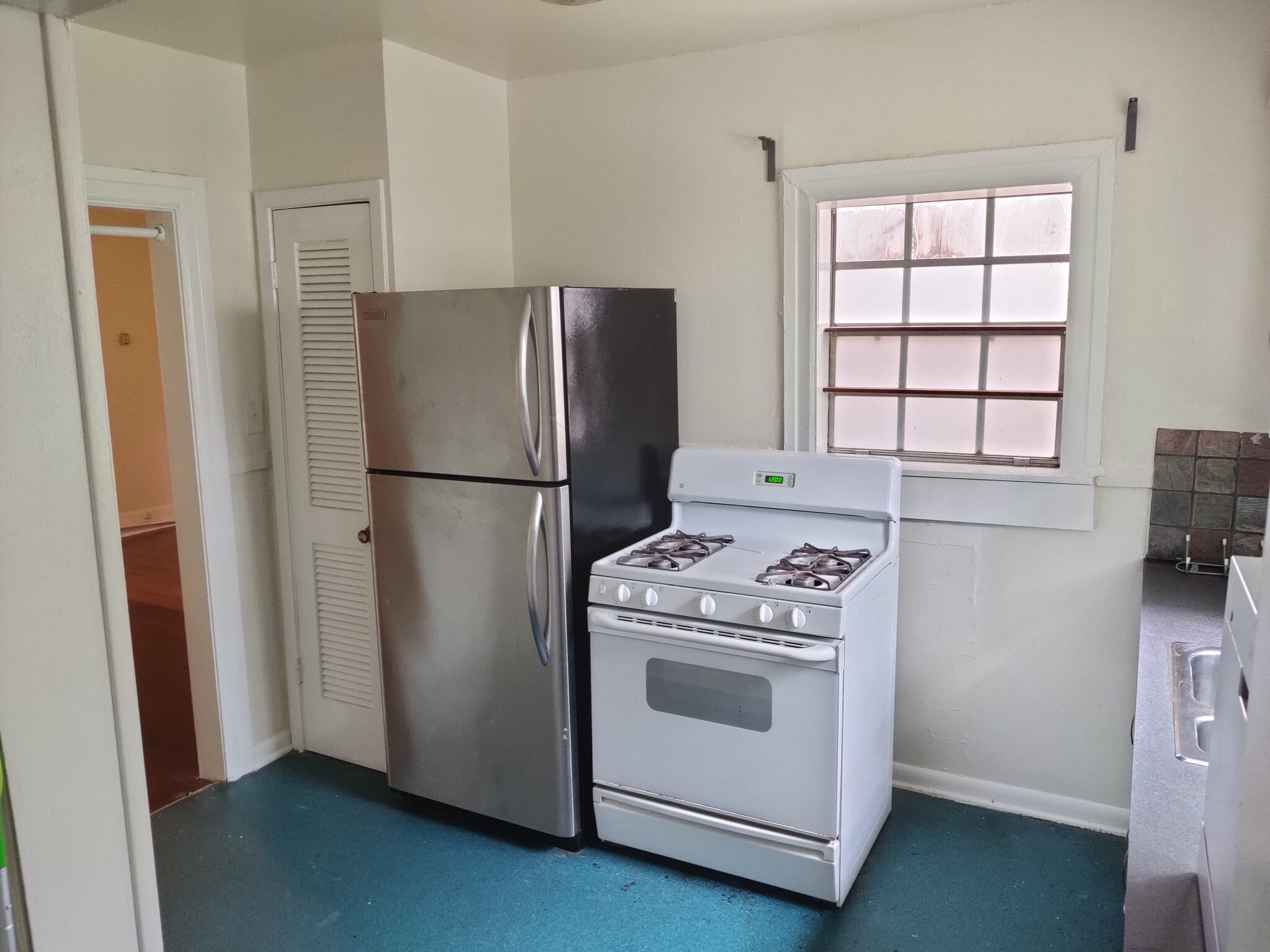 Building Photo - 2427 Hazard St