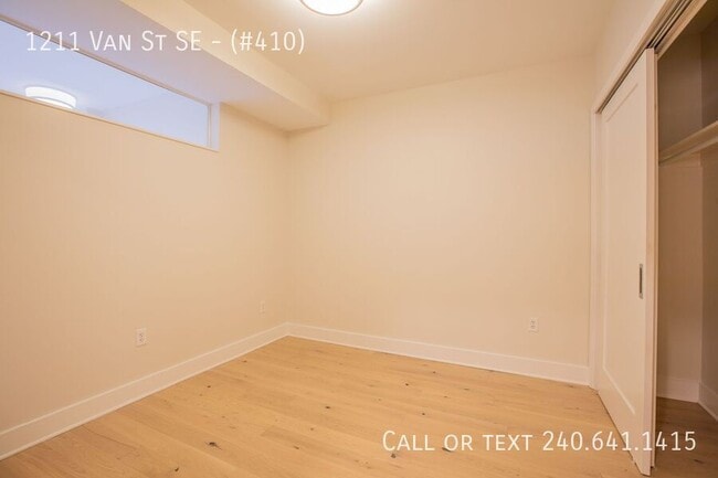 Building Photo - 1211 Van St SE