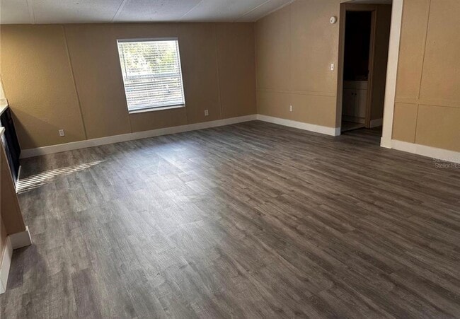 Building Photo - 12111 Anderson Dr