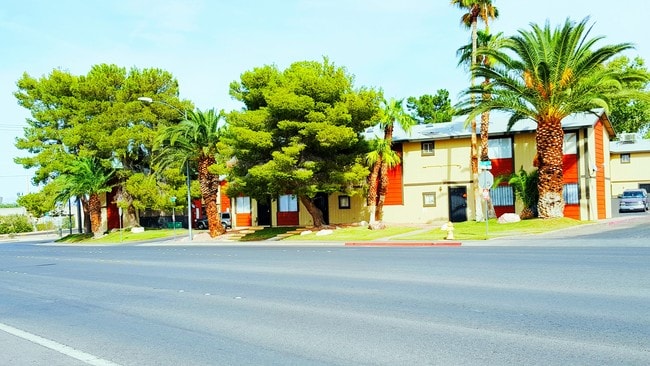 Building Photo - Oakridge Apartments
