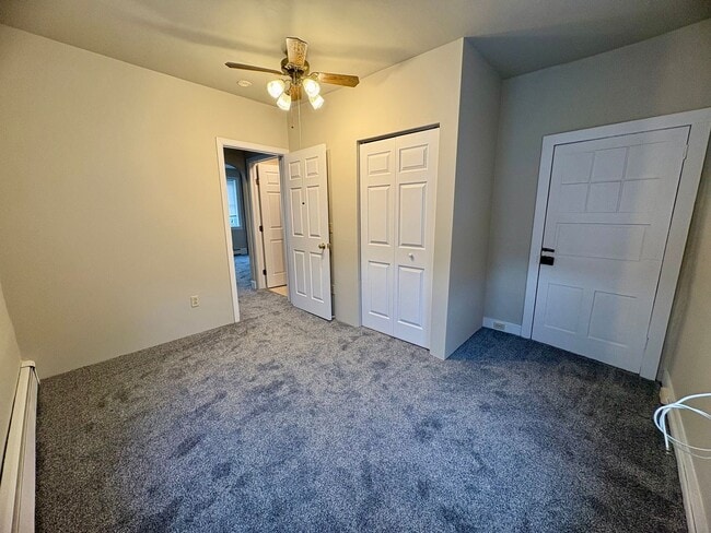 Building Photo - 220 Hill St