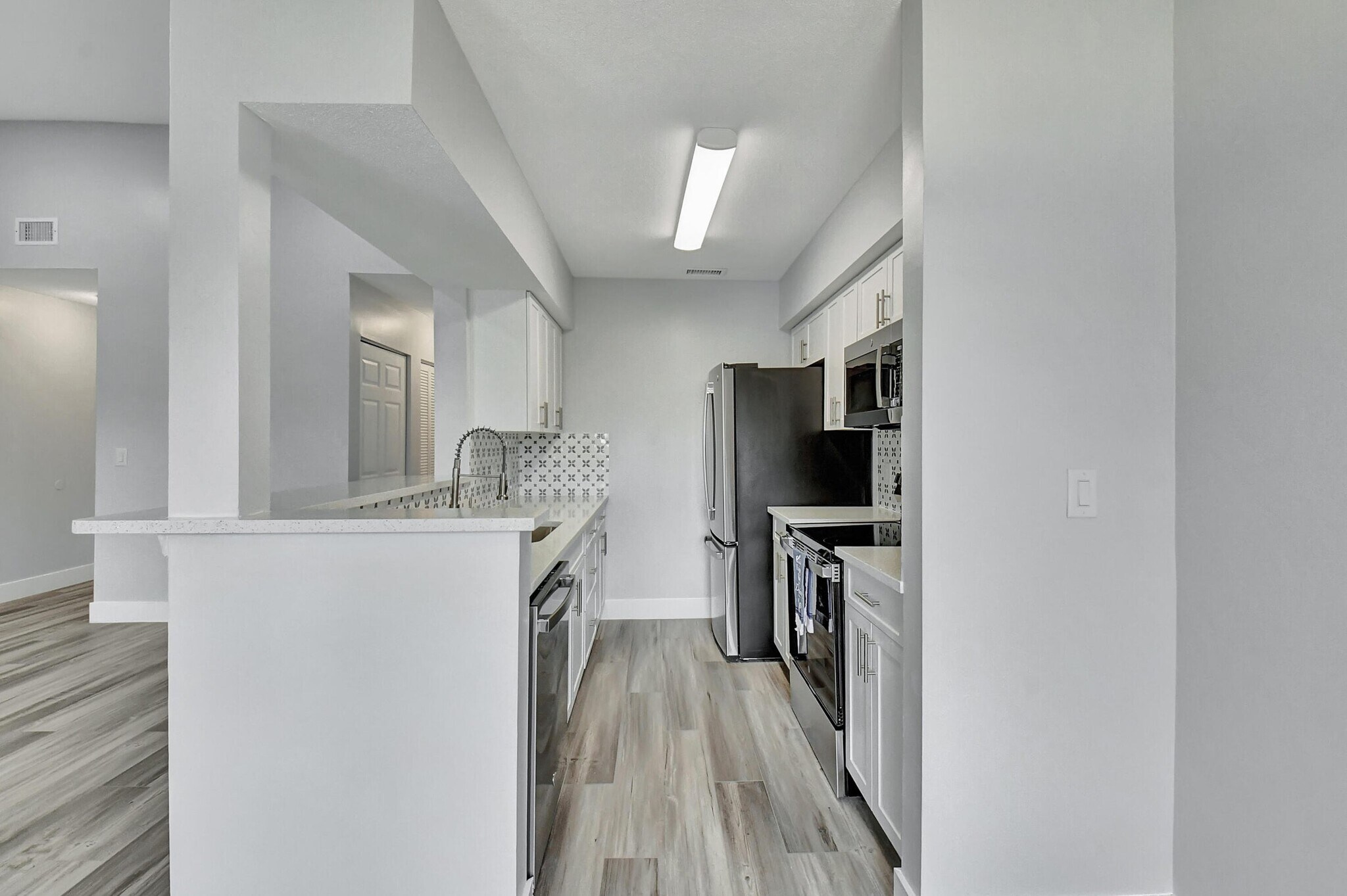 Building Photo - 815 W Boynton Beach Blvd