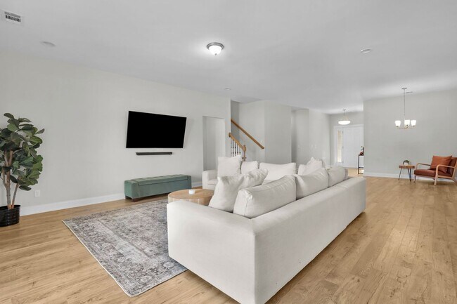 Building Photo - Spacious 5BR/3BA Home with Lagoon View on Quiet Cul-de-Sac!