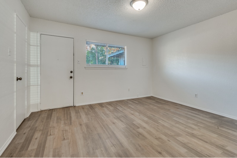 Building Photo - 1803 Cousins Ct