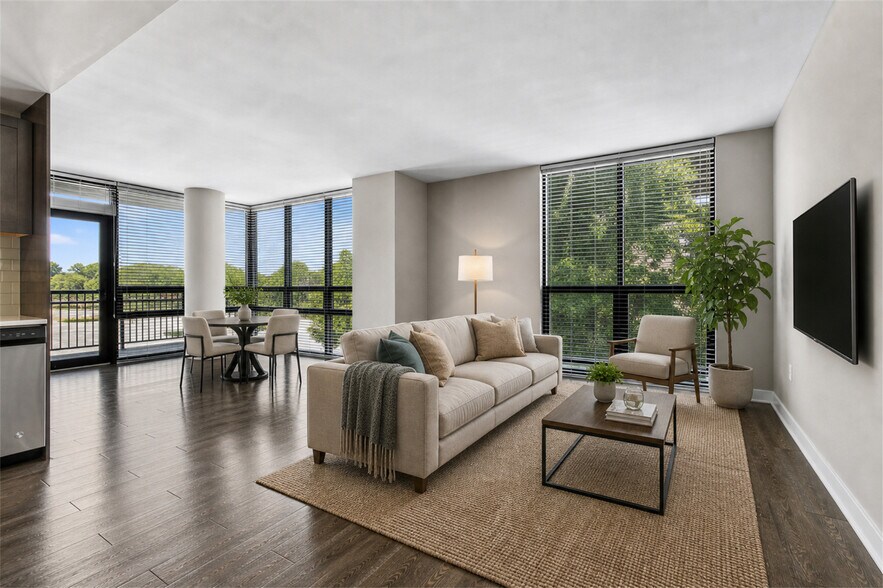 Building Photo - Lakehouse