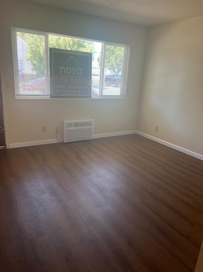 Building Photo - 42 Washington St