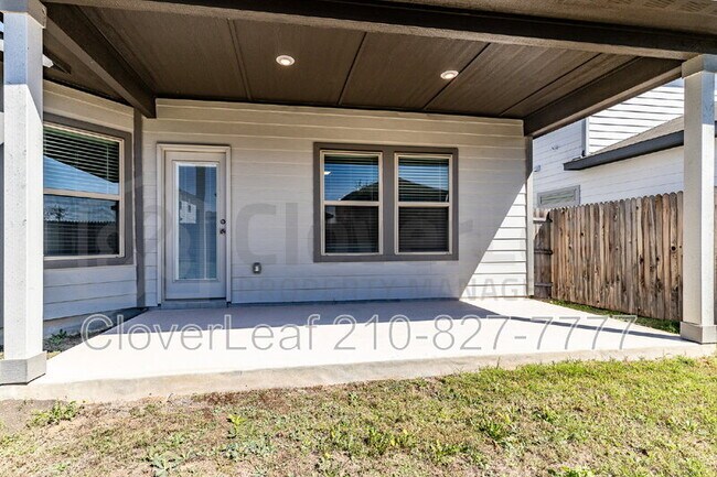 Building Photo - 9510 Fls Cyn Blvd